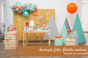 Fotografia de decoração de festa: floresta moderninha